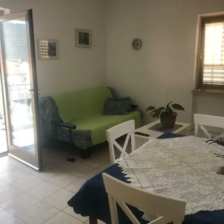 Tia Apartment